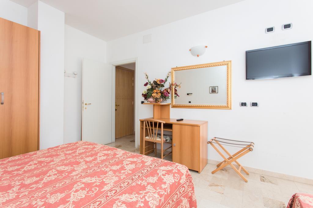 Hotel Residence Des Bains Cesenatico Buitenkant foto